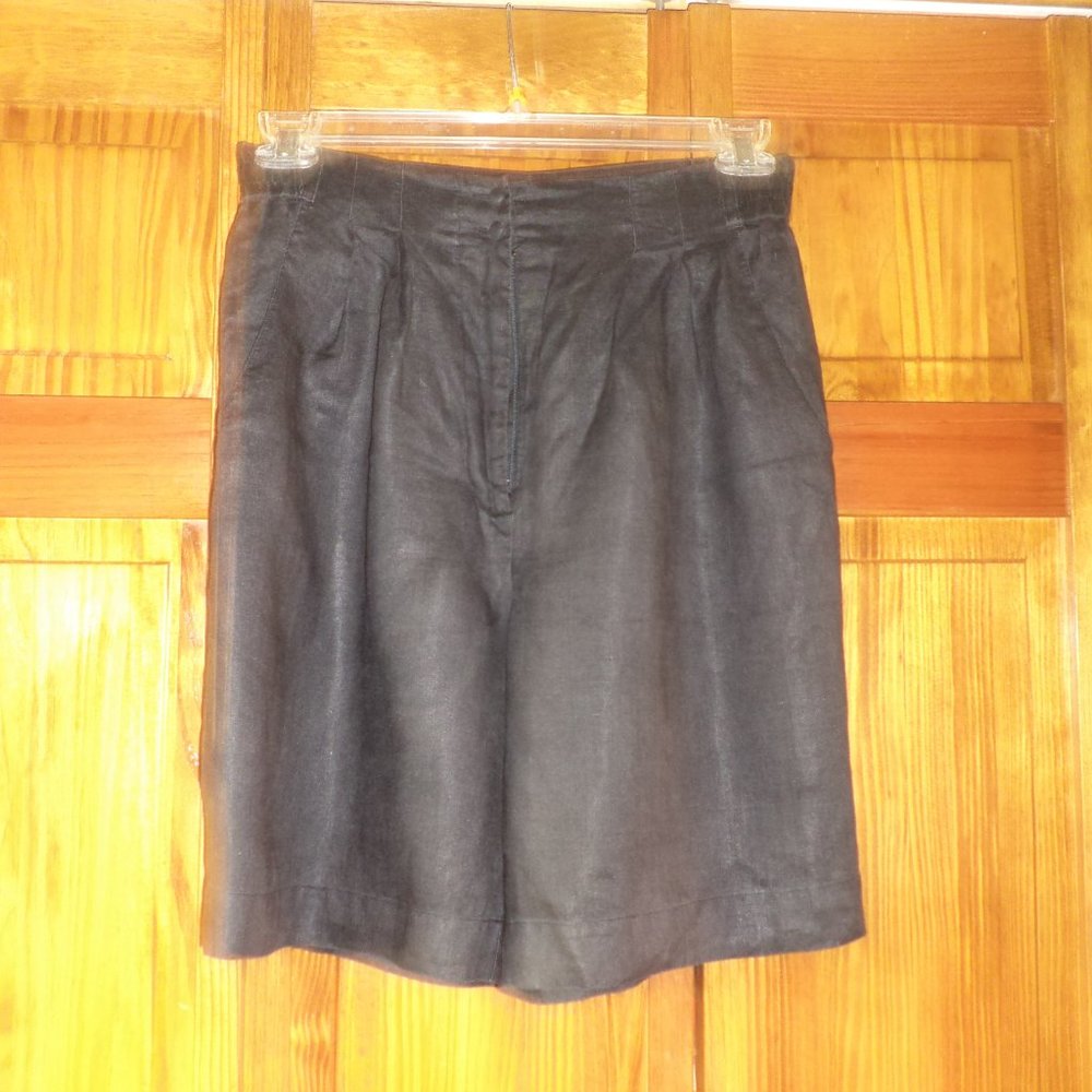 ISHYU black dress shorts sz 8 woman